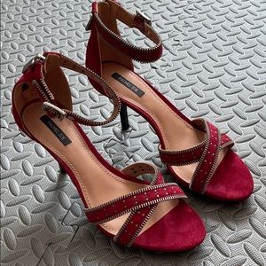 (Closet Clearance Sale!) NIB Red Zip Sandal